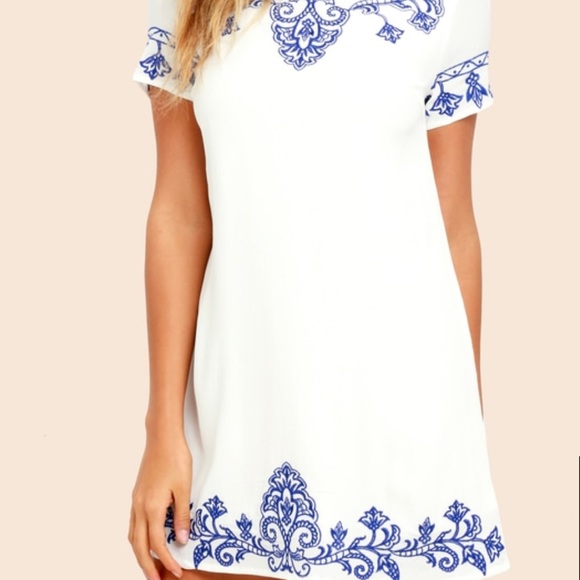 tale to tell blue and ivory embroidered shift dress